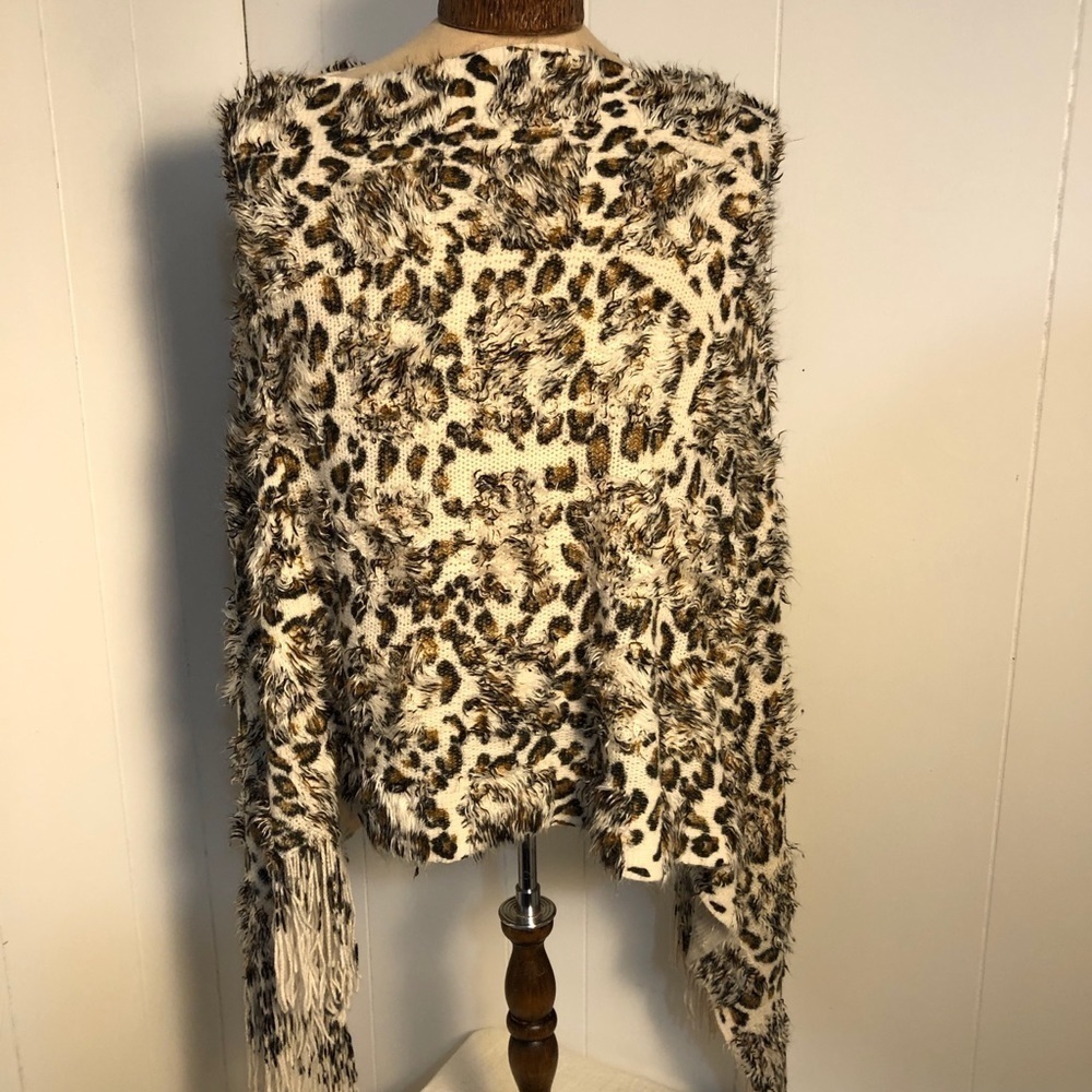 Womens animal print shawl. One size